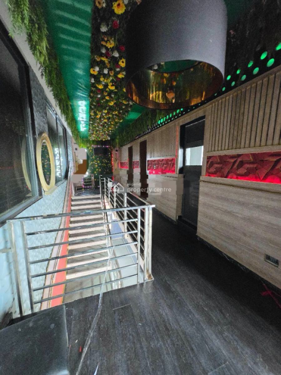 Spacious Lounge & Restaurant Measuring 527 Sqm, Off Admiralty Way, Lekki Phase 1, Lekki, Lagos, Restaurant / Bar for Rent