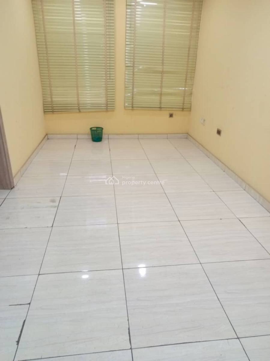 a Commercial Property of 7bedrooms with Two Rooms Bq., Anthony Village Maryland, Anthony, Maryland, Lagos, Office Space for Rent