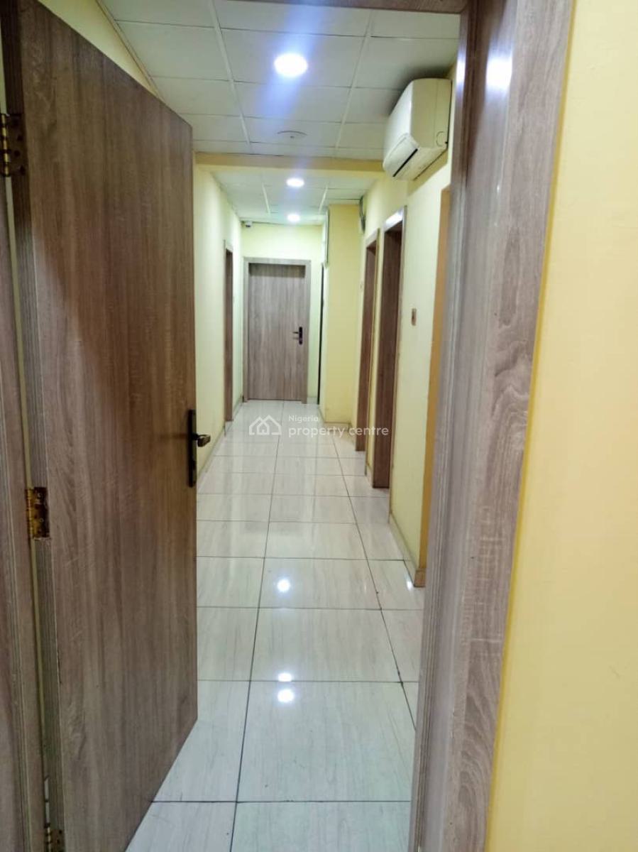a Commercial Property of 7bedrooms with Two Rooms Bq., Anthony Village Maryland, Anthony, Maryland, Lagos, Office Space for Rent