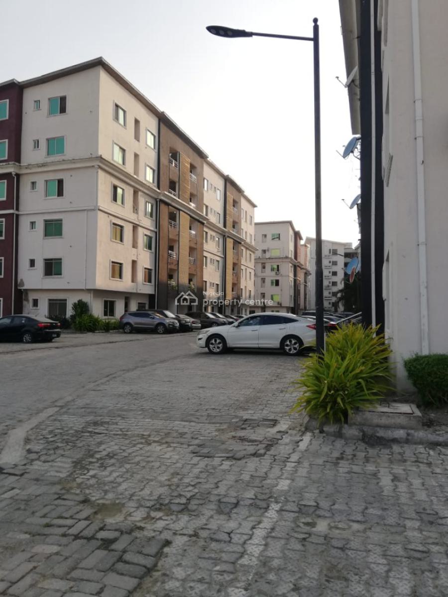 Serviced 3 Bedroom Apartment with Bq Upstairs, Kusenla Road, Ikate Elegushi, Lekki, Lagos, Flat / Apartment for Rent