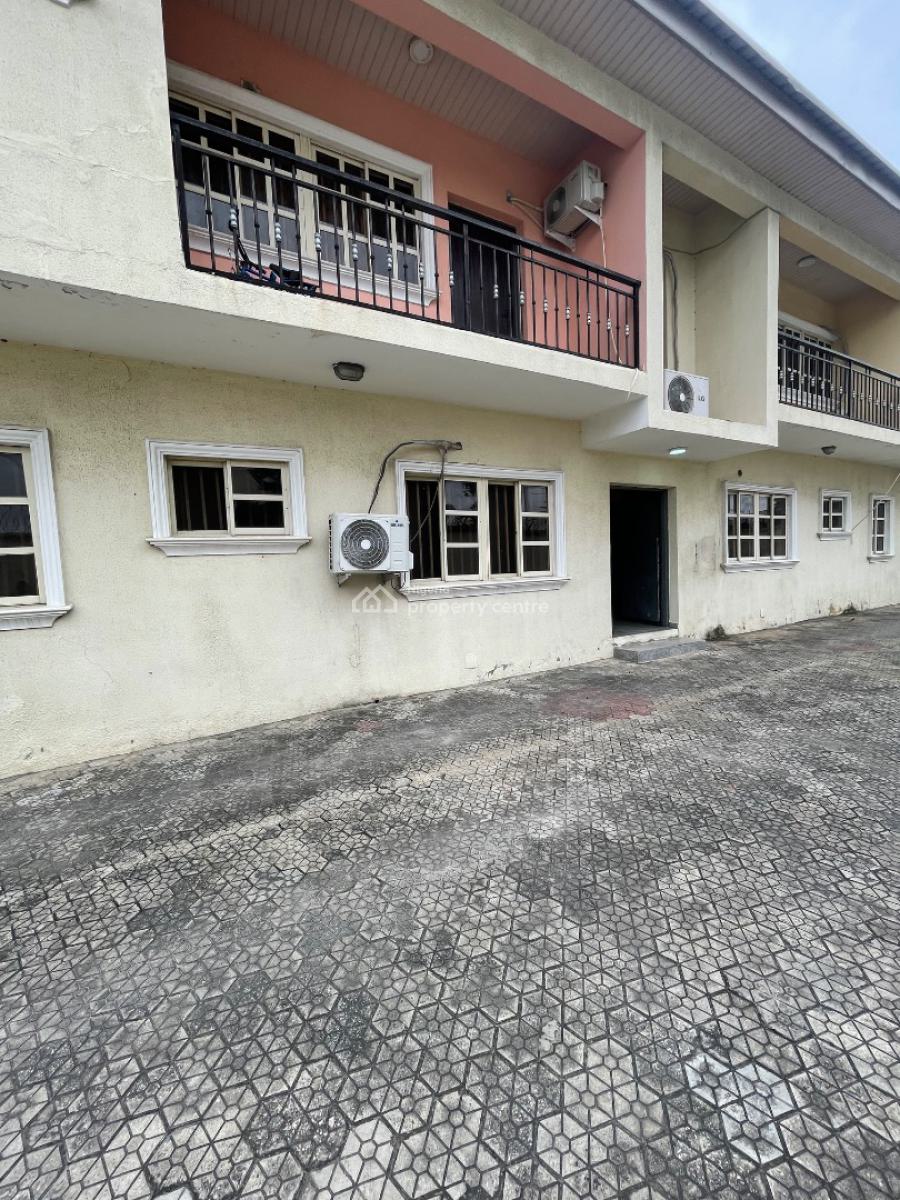 Spacious 2 Bedroom, Lekki Phase 1, Lekki, Lagos, Flat / Apartment for Rent
