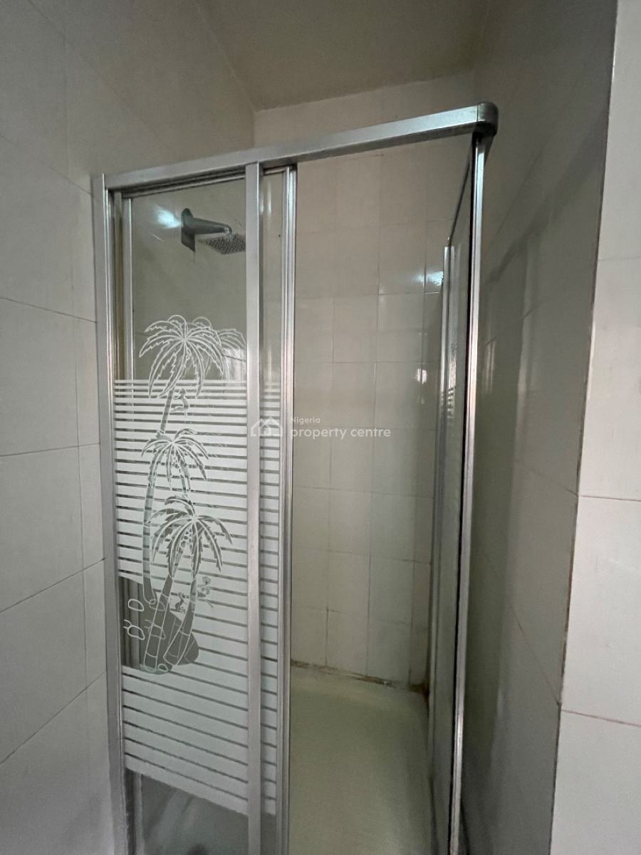 Spacious 2 Bedroom, Lekki Phase 1, Lekki, Lagos, Flat / Apartment for Rent