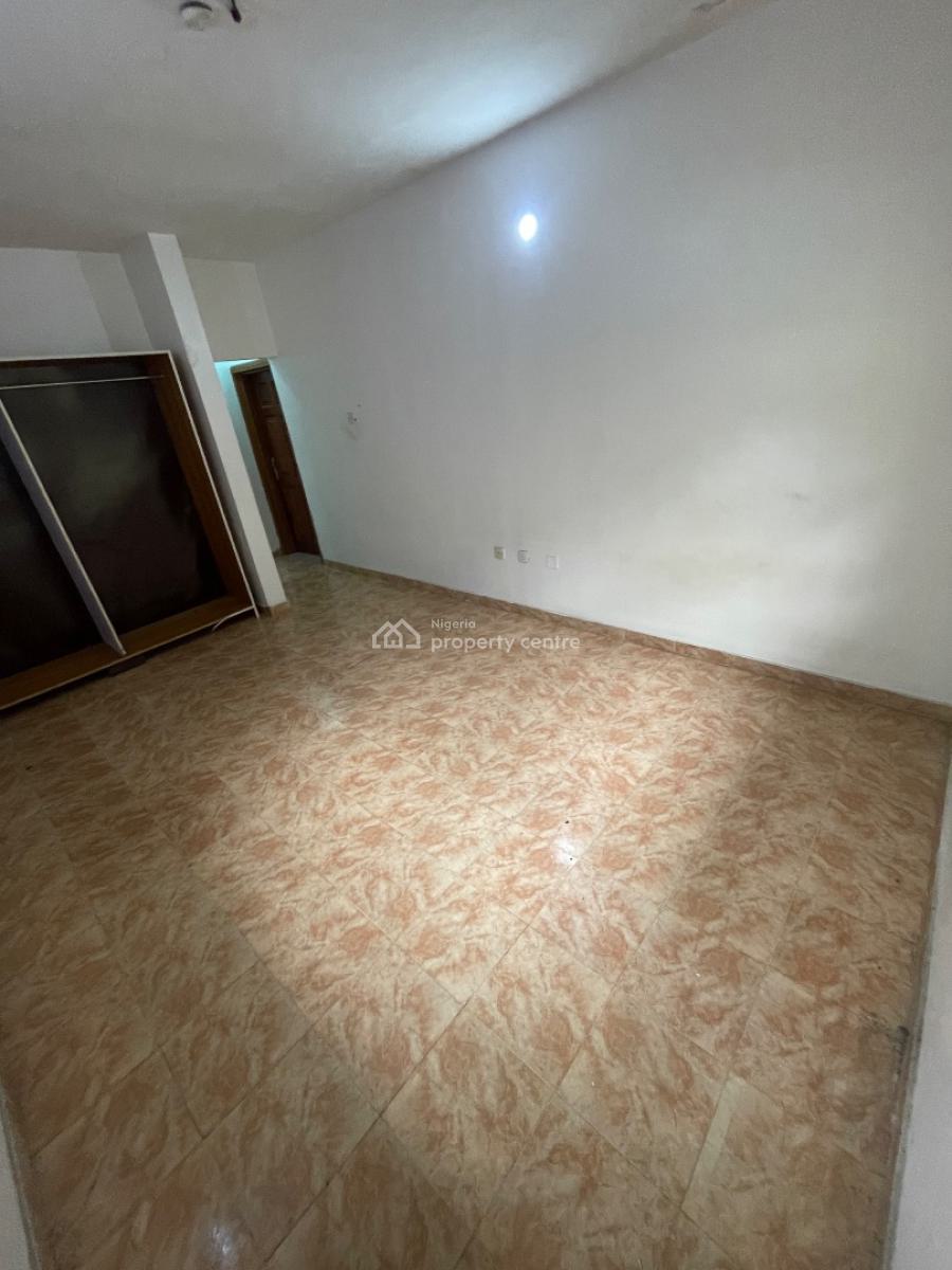 Spacious 2 Bedroom, Lekki Phase 1, Lekki, Lagos, Flat / Apartment for Rent