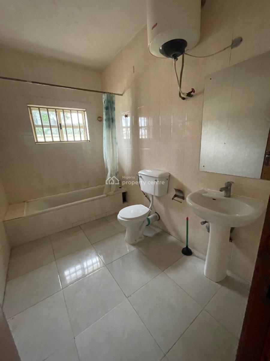 Spacious 2 Bedroom, Lekki Phase 1, Lekki, Lagos, Flat / Apartment for Rent