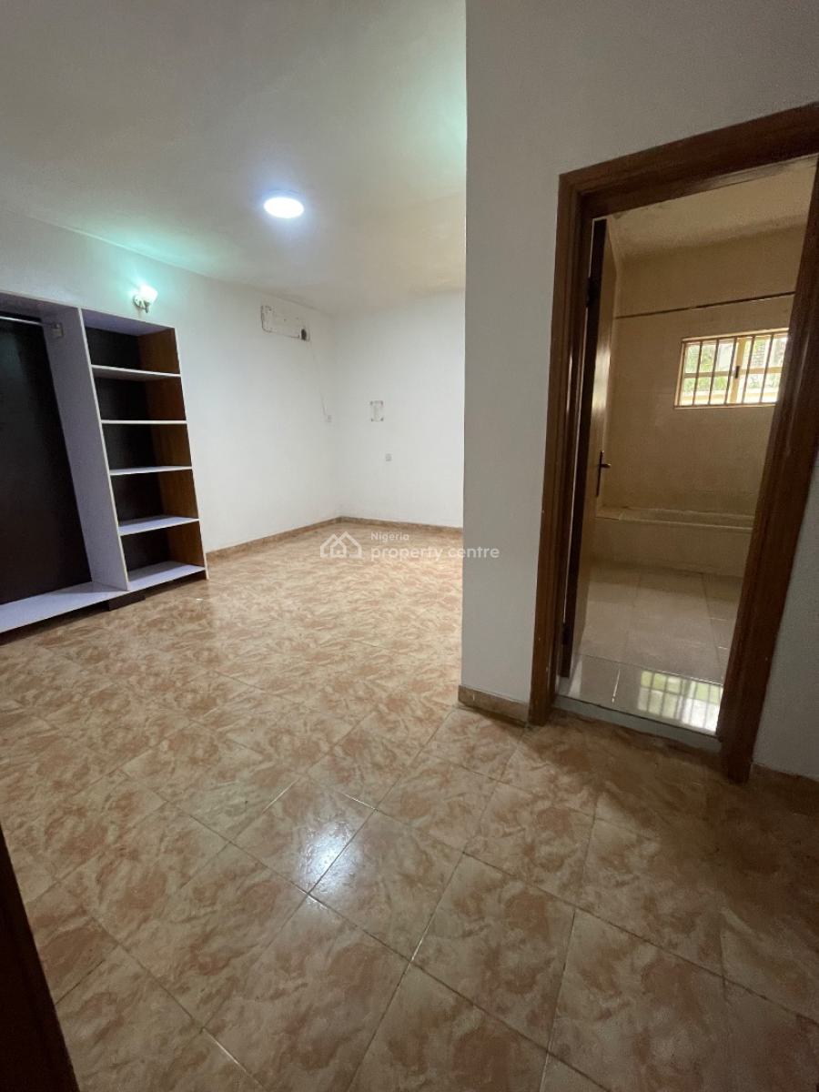 Spacious 2 Bedroom, Lekki Phase 1, Lekki, Lagos, Flat / Apartment for Rent