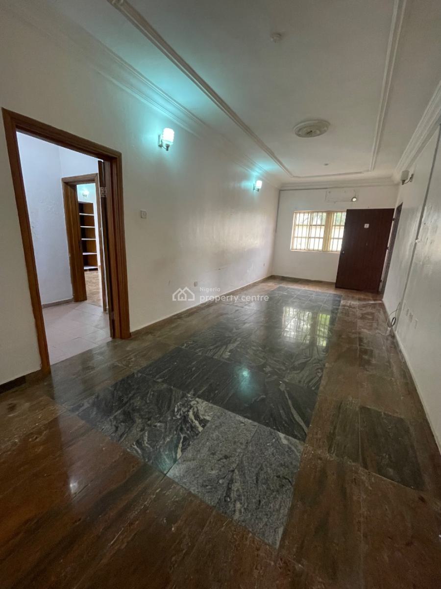 Spacious 2 Bedroom, Lekki Phase 1, Lekki, Lagos, Flat / Apartment for Rent