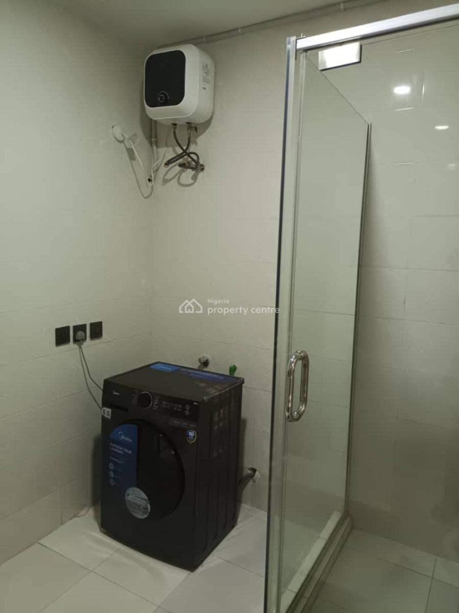 Centrally Located and Move-in Ready One Bedroom Luxury Apartment, Ademola Adetokunbo Crescent, Wuse 2, Abuja, Mini Flat (room and Parlour) for Rent