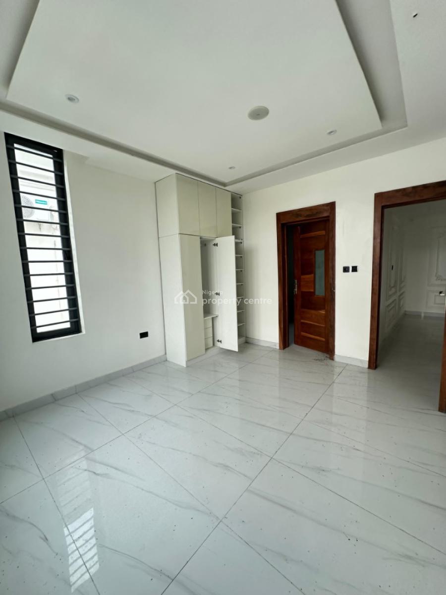 Spacious 5-bedroom Detached Duplex with Bq & Swimming Pool, Lekki County, Lekki, Lagos, Detached Duplex for Sale