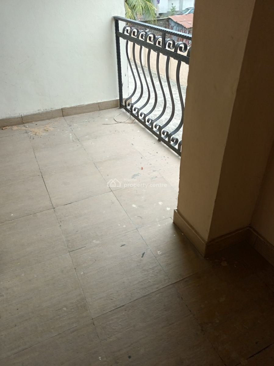 Beautiful Spacious 3bedroom Flat Upstairs at Ajah Ilaje Off Mobil Road, Ajah Ilaje of Mobil Road, Ilaje, Ajah, Lagos, Terraced Duplex for Rent