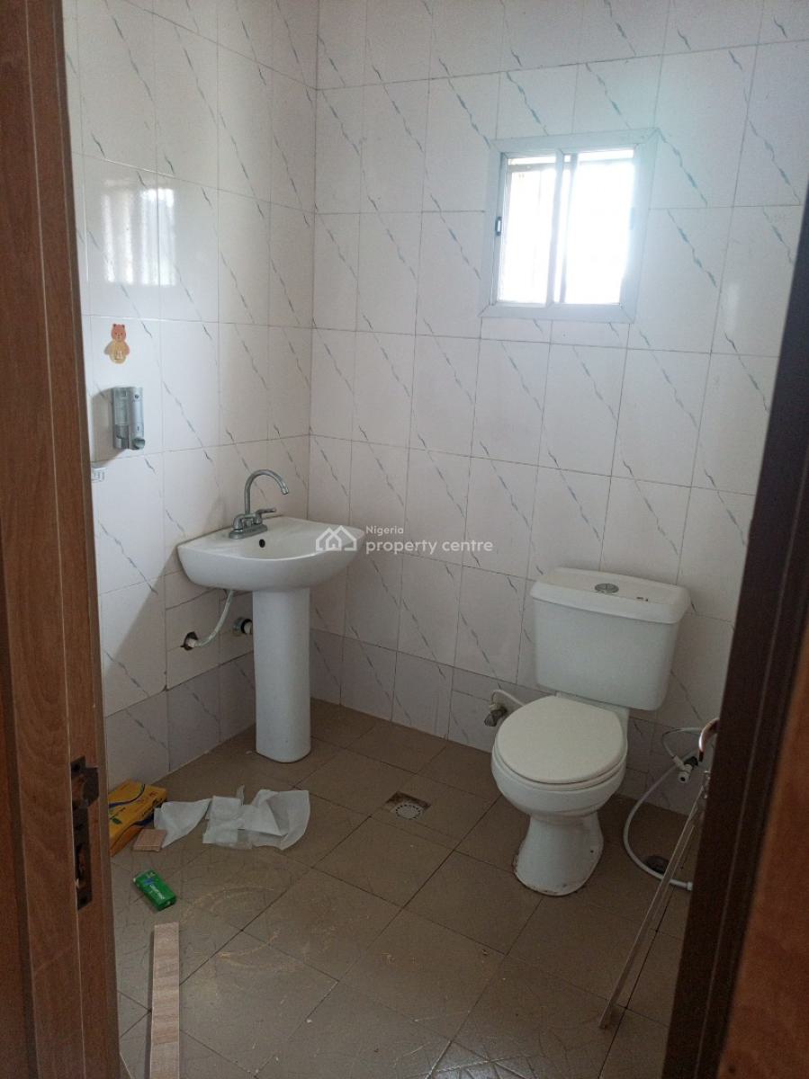 Beautiful Spacious 3bedroom Flat Upstairs at Ajah Ilaje Off Mobil Road, Ajah Ilaje of Mobil Road, Ilaje, Ajah, Lagos, Terraced Duplex for Rent