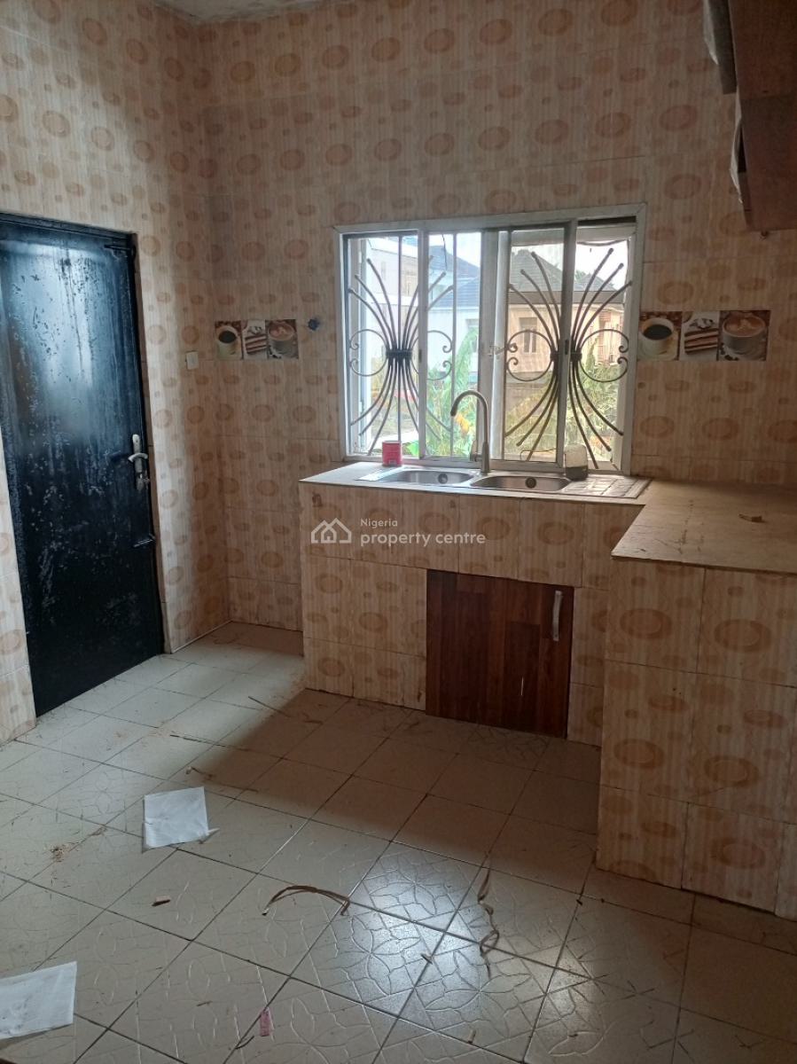 Beautiful Spacious 3bedroom Flat Upstairs at Ajah Ilaje Off Mobil Road, Ajah Ilaje of Mobil Road, Ilaje, Ajah, Lagos, Terraced Duplex for Rent