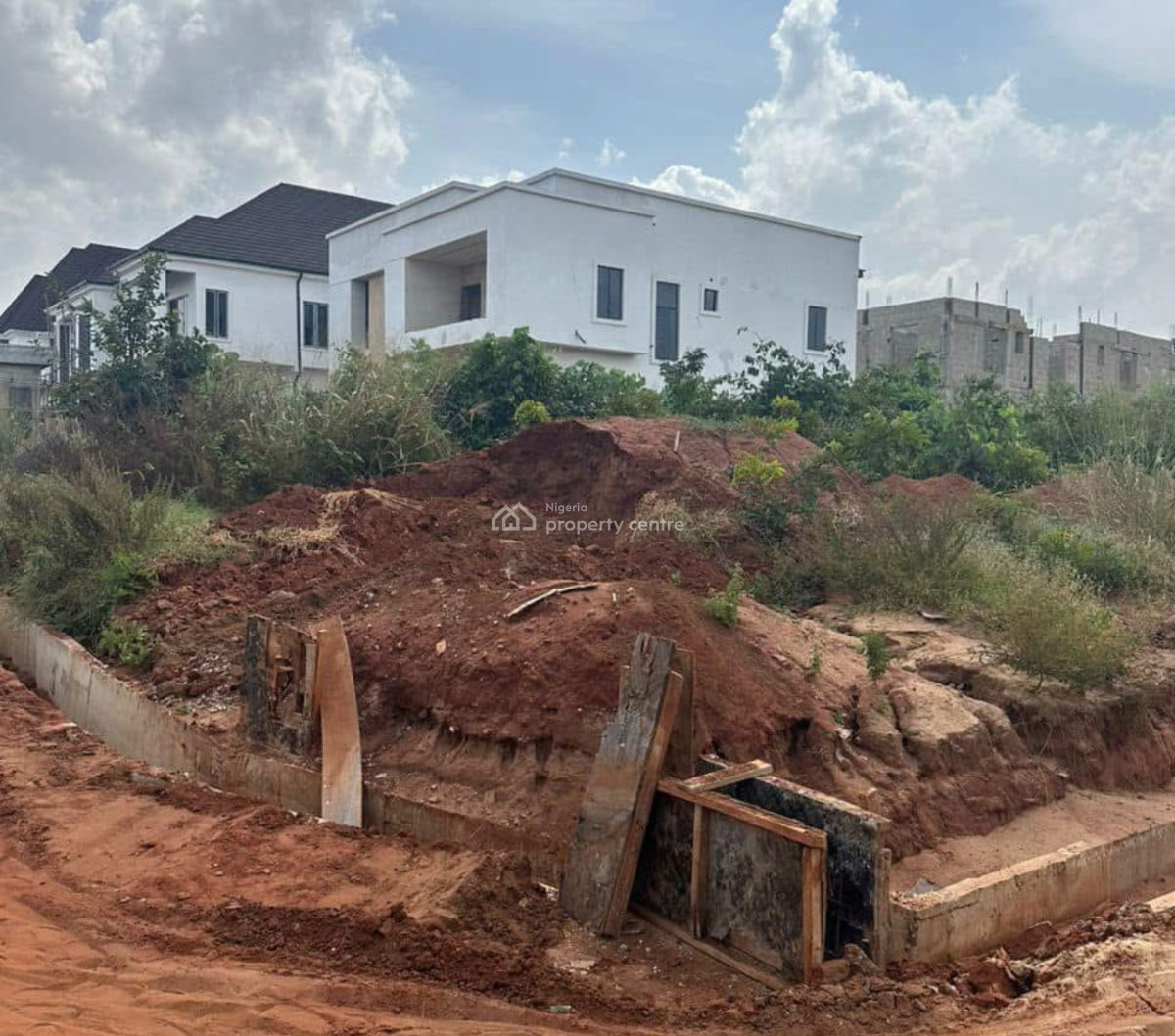 Ready to Build Land with C of O, Dubai Estate Awka, Anambra State Close to Ngozika Esate and Unizik, Awka, Anambra, Residential Land for Sale