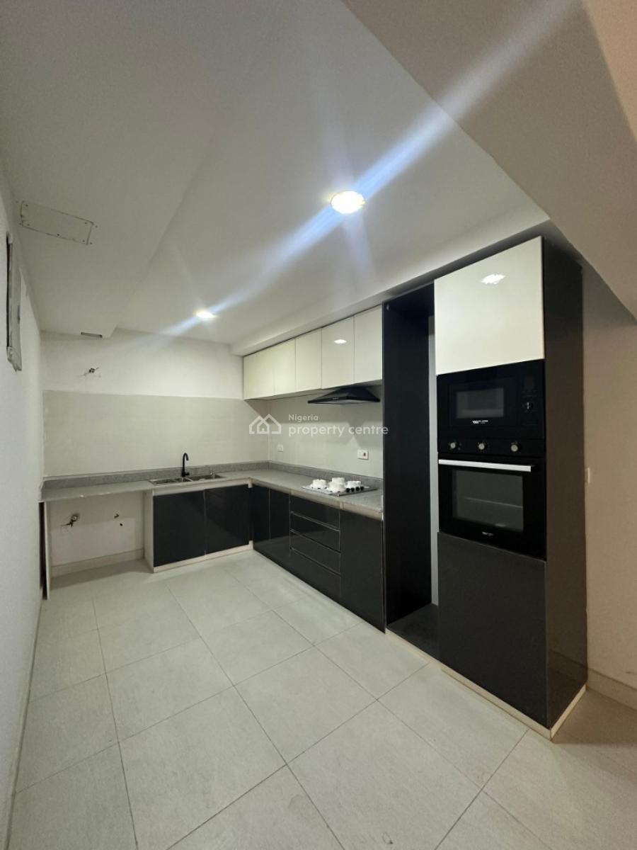 Fully Serviced 2-bedroom Apartment with Swimming Pool, Gym & Elevator, Lekki Phase 1, Lekki, Lagos, Flat / Apartment for Sale
