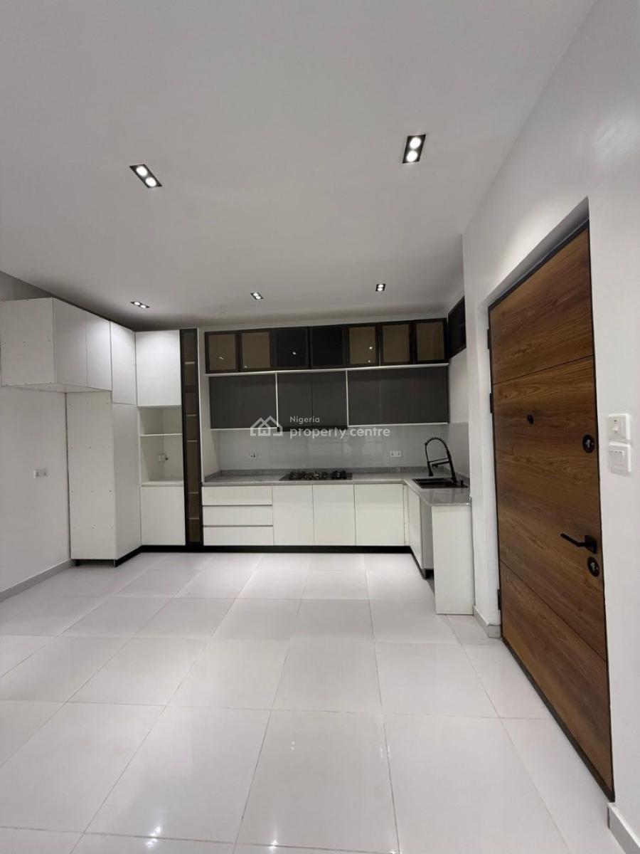 Beautifully Finished 2 Bedrooms En-suite, Ologolo, Lekki, Lagos, Flat / Apartment for Sale