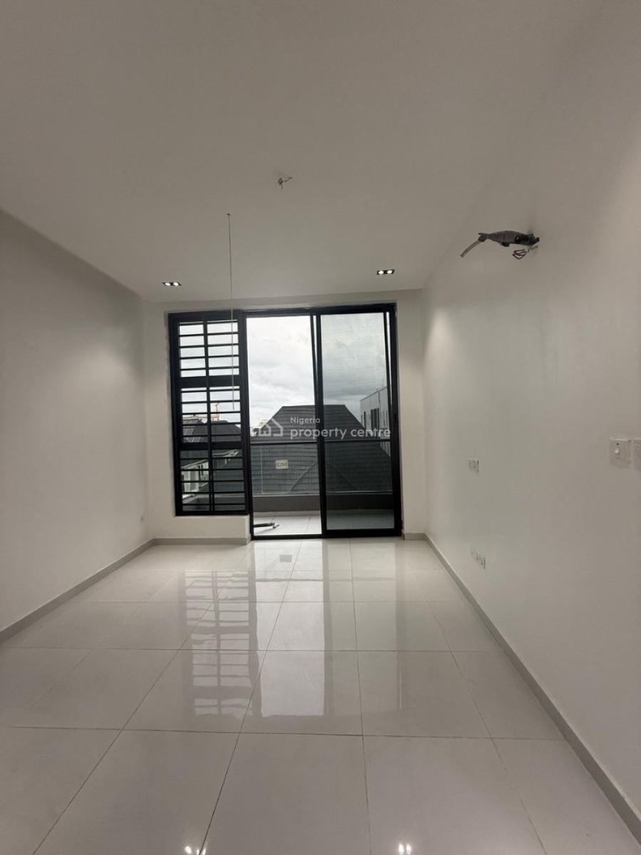 Beautifully Finished 2 Bedrooms En-suite, Ologolo, Lekki, Lagos, Flat / Apartment for Sale
