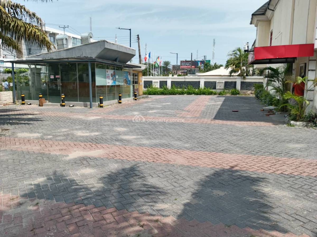 Commercial Building in a Good Location, Victoria Island (vi), Lagos, Commercial Property for Rent