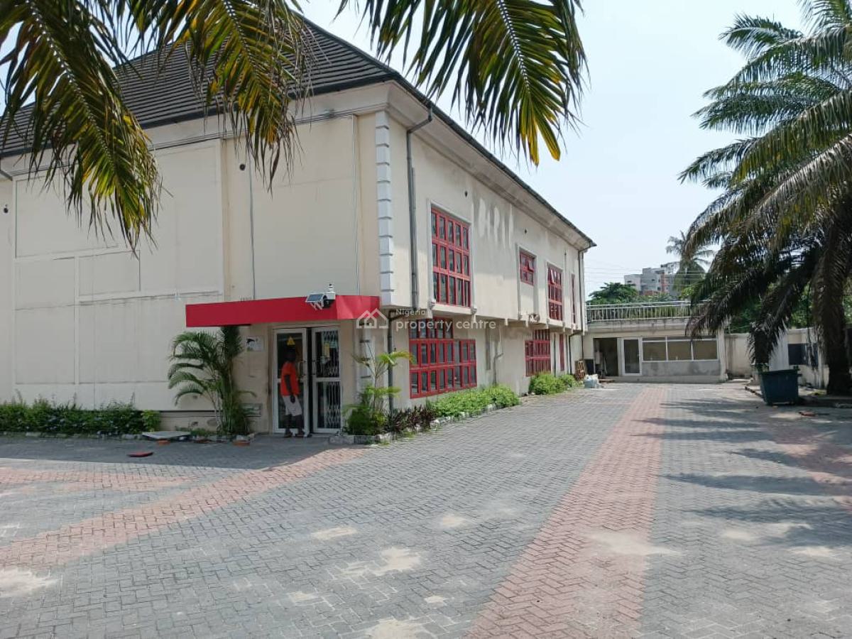 Commercial Building in a Good Location, Victoria Island (vi), Lagos, Commercial Property for Rent