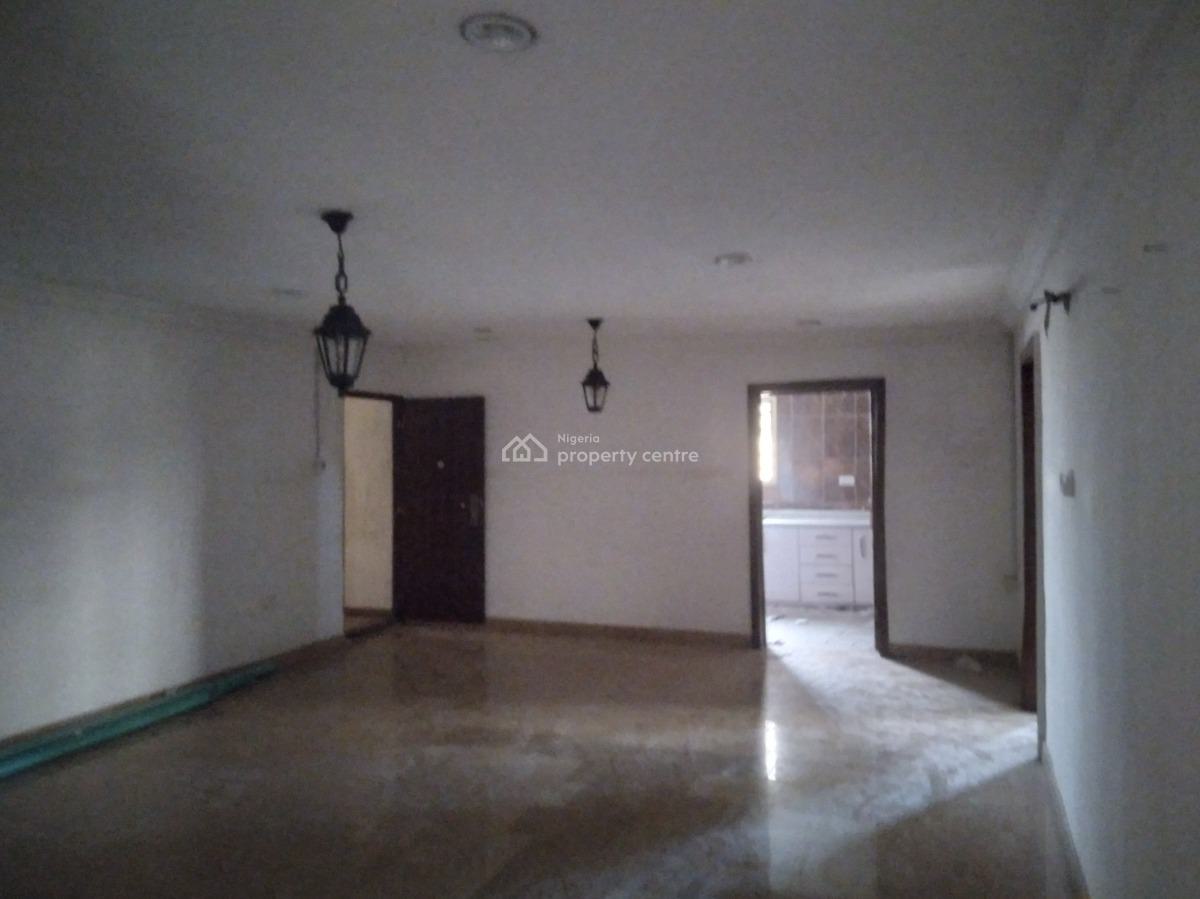 Four (4) Bedroom Apartment (upstairs), Lekki Phase 1, Lekki, Lagos, Flat / Apartment for Rent