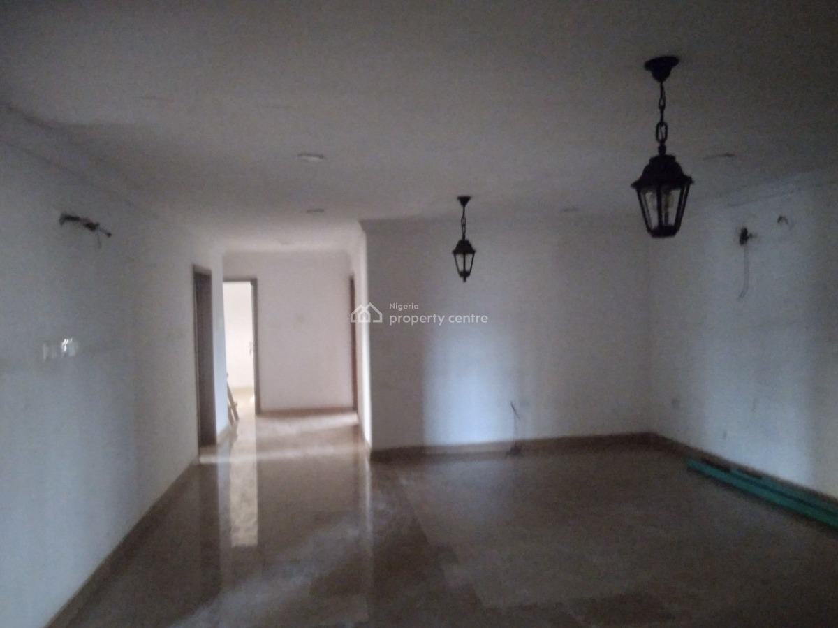 Four (4) Bedroom Apartment (upstairs), Lekki Phase 1, Lekki, Lagos, Flat / Apartment for Rent
