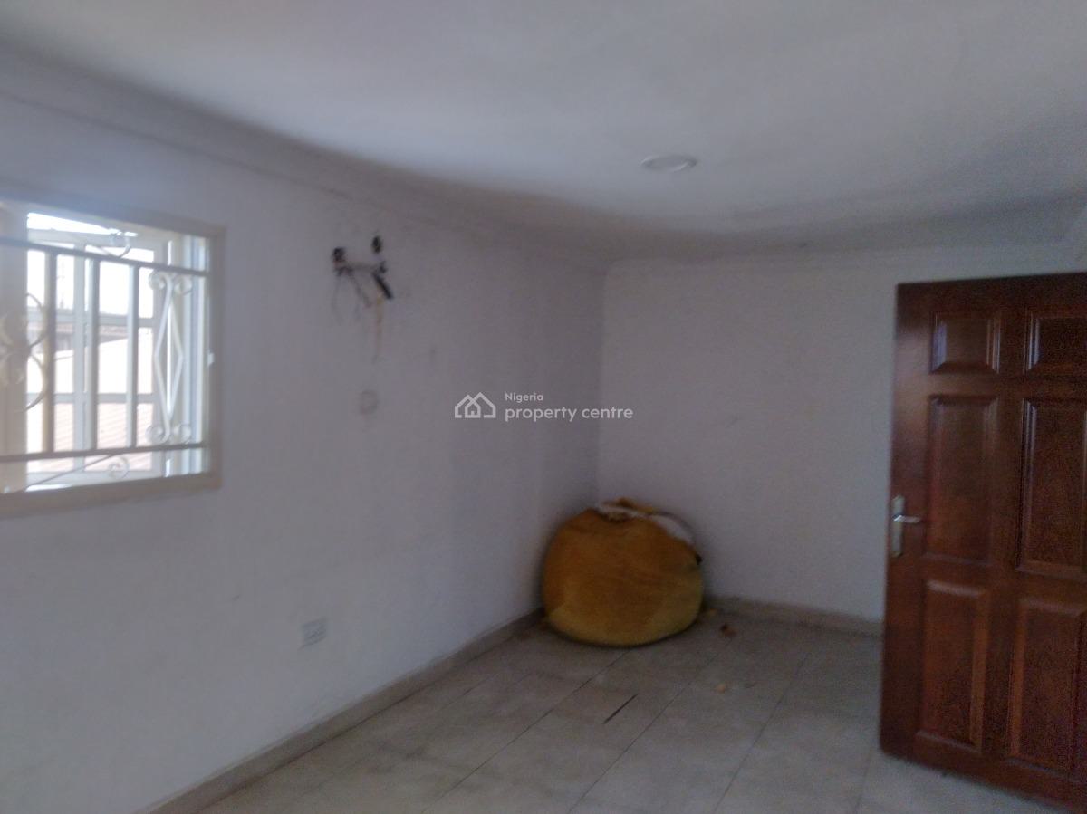 Four (4) Bedroom Apartment (upstairs), Lekki Phase 1, Lekki, Lagos, Flat / Apartment for Rent