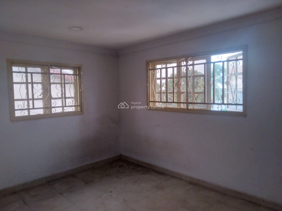 Four (4) Bedroom Apartment (upstairs), Lekki Phase 1, Lekki, Lagos, Flat / Apartment for Rent