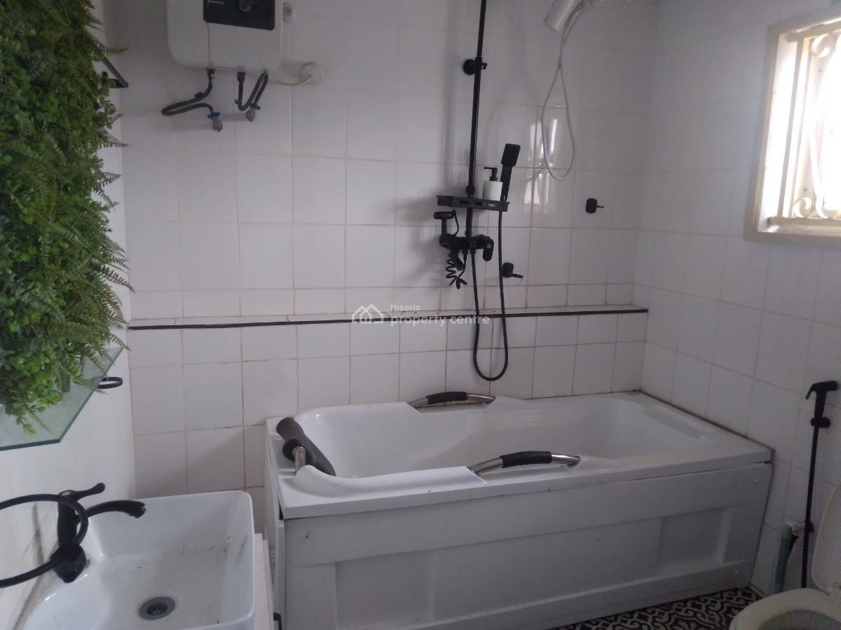 Four (4) Bedroom Apartment (upstairs), Lekki Phase 1, Lekki, Lagos, Flat / Apartment for Rent