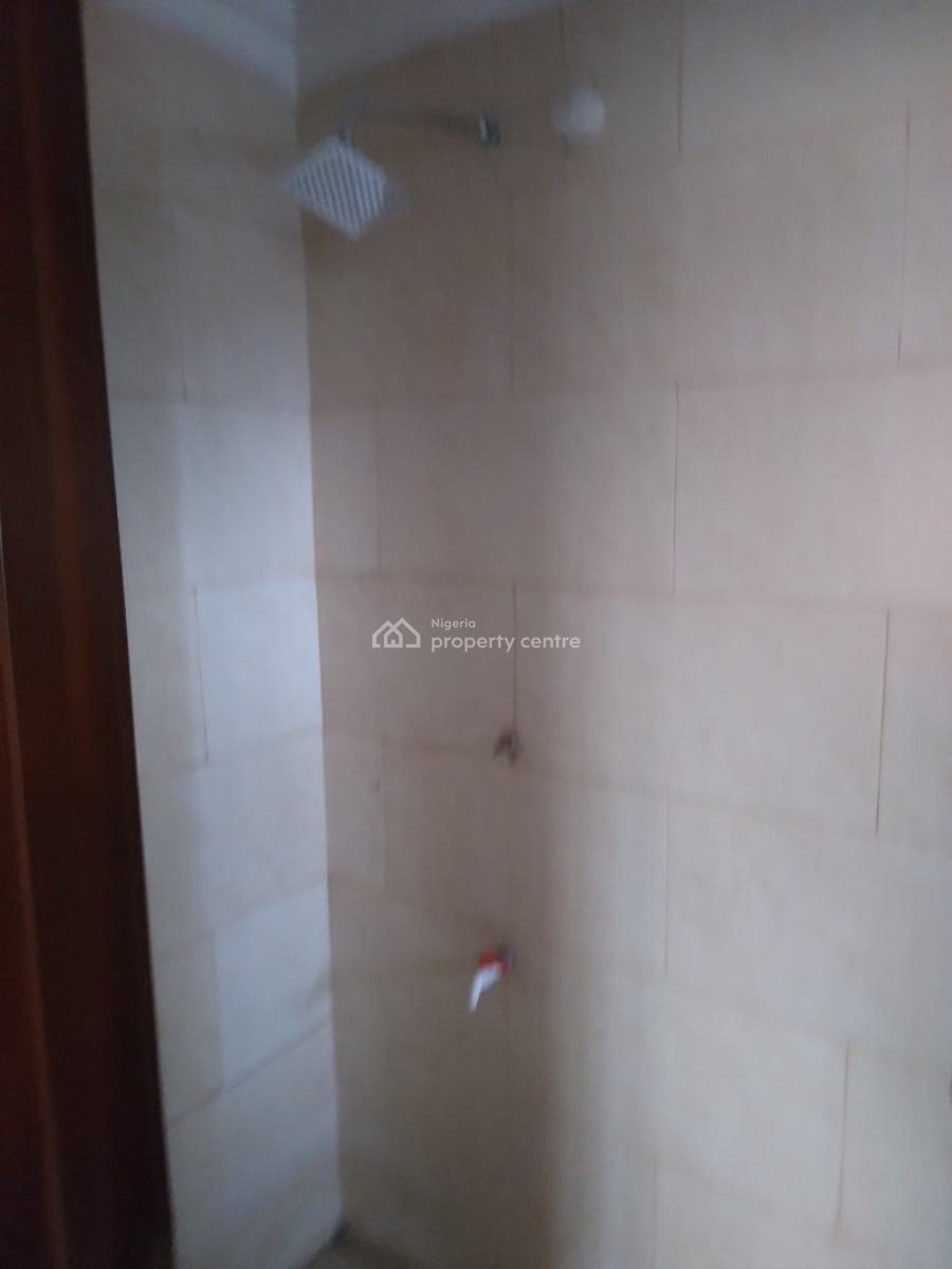 Four (4) Bedroom Apartment (upstairs), Lekki Phase 1, Lekki, Lagos, Flat / Apartment for Rent