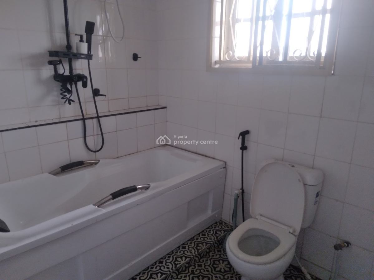 Four (4) Bedroom Apartment (upstairs), Lekki Phase 1, Lekki, Lagos, Flat / Apartment for Rent