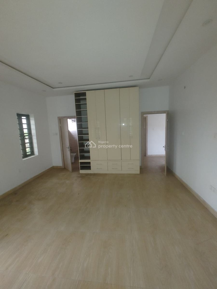 Massive 2 Bedroom Apartment, Upstairs in an Estate, Sangotedo, Sangotedo, Ajah, Lagos, Flat / Apartment for Rent