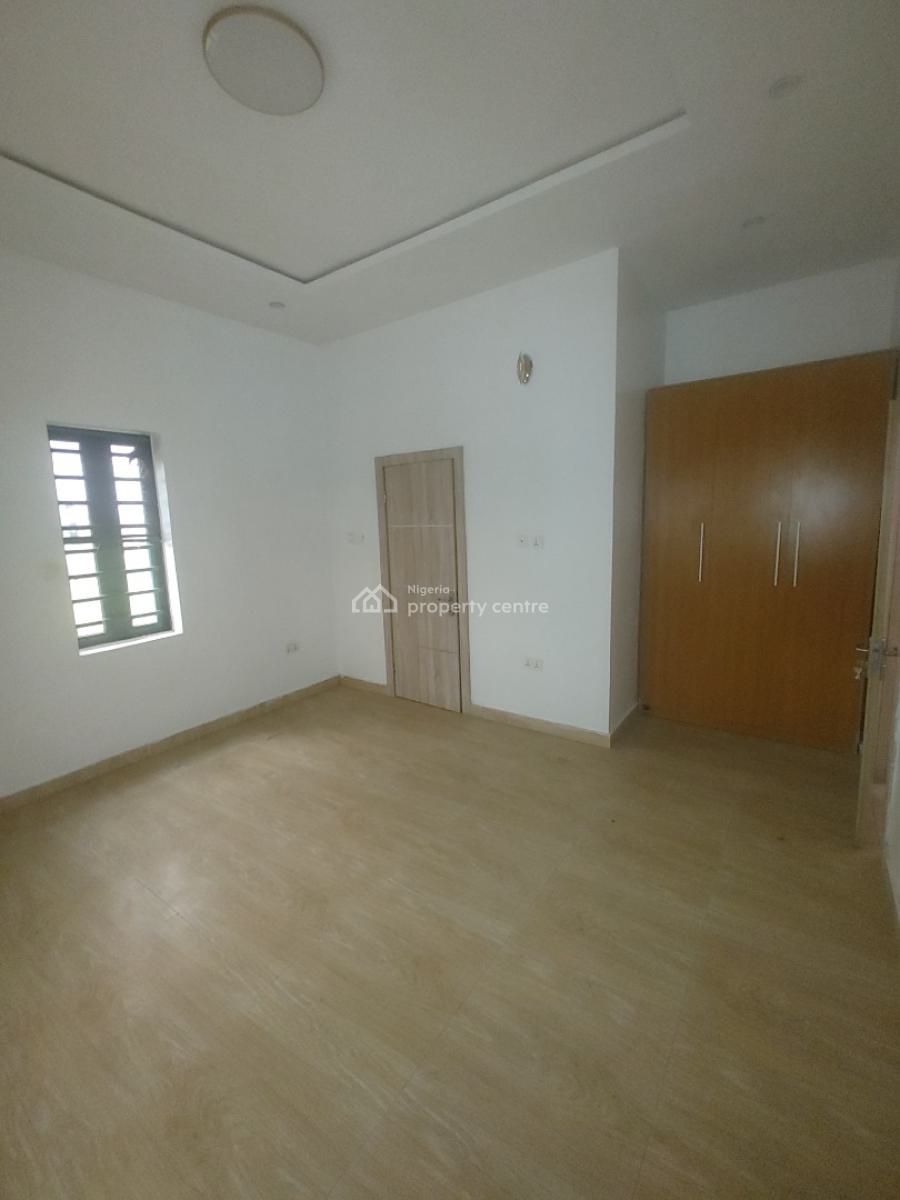 Massive 2 Bedroom Apartment, Upstairs in an Estate, Sangotedo, Sangotedo, Ajah, Lagos, Flat / Apartment for Rent