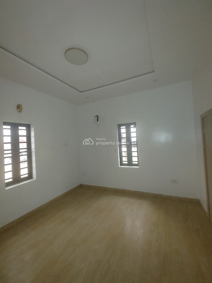 Massive 2 Bedroom Apartment, Upstairs in an Estate, Sangotedo, Sangotedo, Ajah, Lagos, Flat / Apartment for Rent