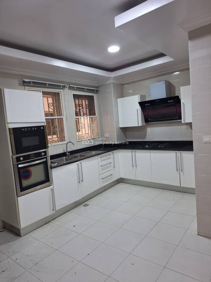 2 Bedroom Flat, Lekki Phase 1, Lekki, Lagos, Flat / Apartment for Rent