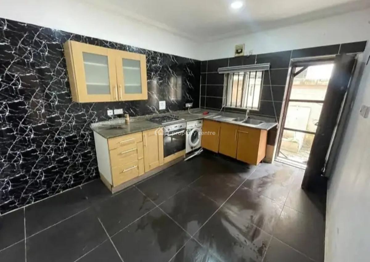 a Beautifully Built 4 Bedroom Terraced with Bq, Abiolas Court, Osapa, Lekki, Lagos, Terraced Duplex for Sale