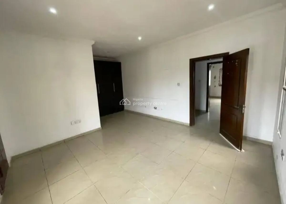 a Beautifully Built 4 Bedroom Terraced with Bq, Abiolas Court, Osapa, Lekki, Lagos, Terraced Duplex for Sale