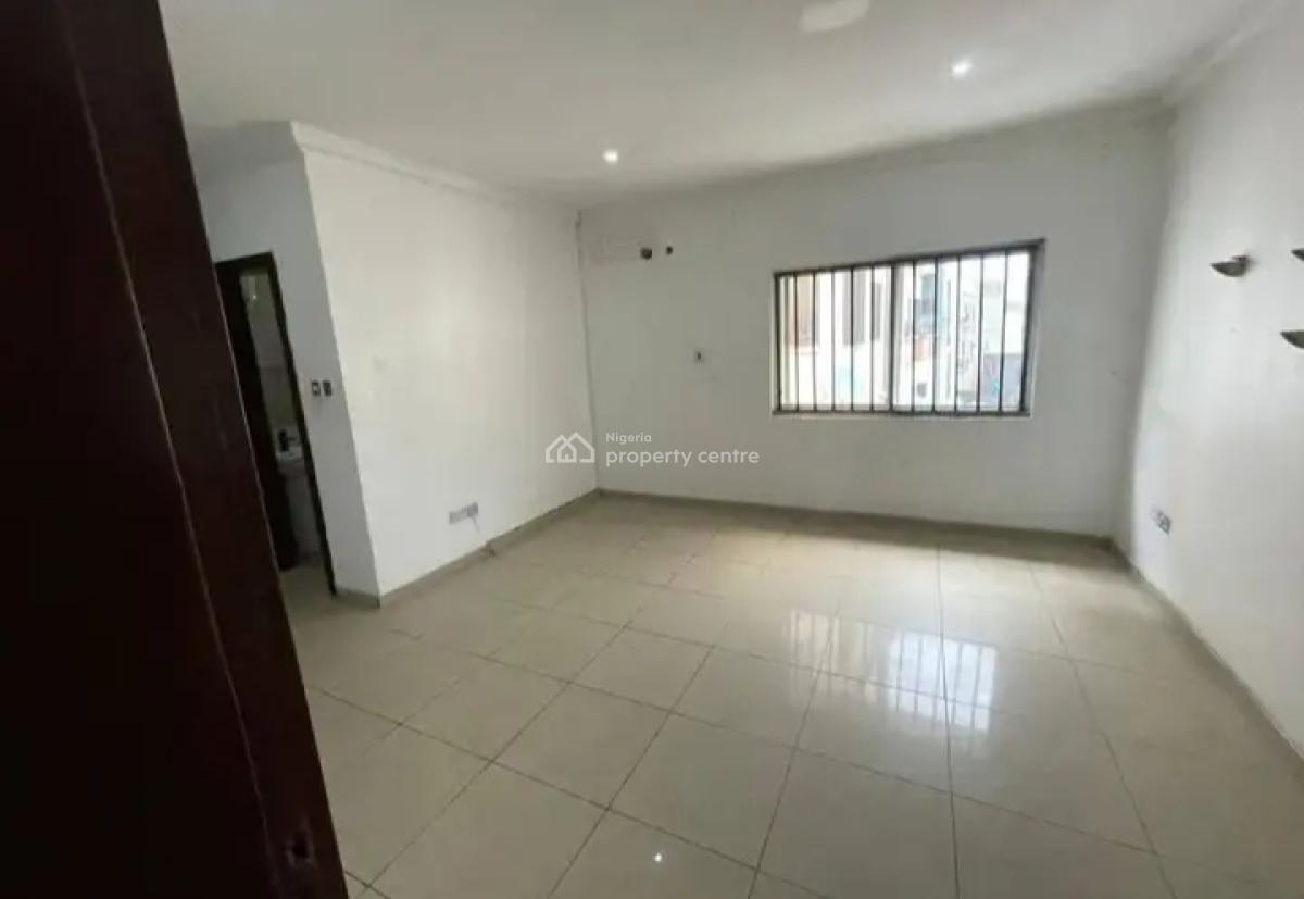 a Beautifully Built 4 Bedroom Terraced with Bq, Abiolas Court, Osapa, Lekki, Lagos, Terraced Duplex for Sale
