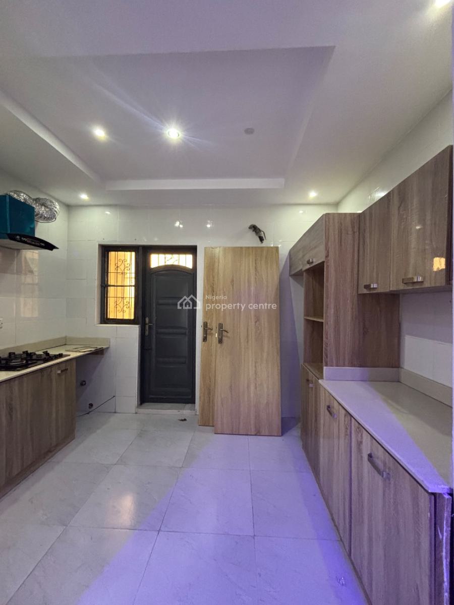 2 Bedroom Apartment with Swimming Pool , Gym , Game Room, Ikate Elegushi, Lekki, Lagos, Flat / Apartment for Rent