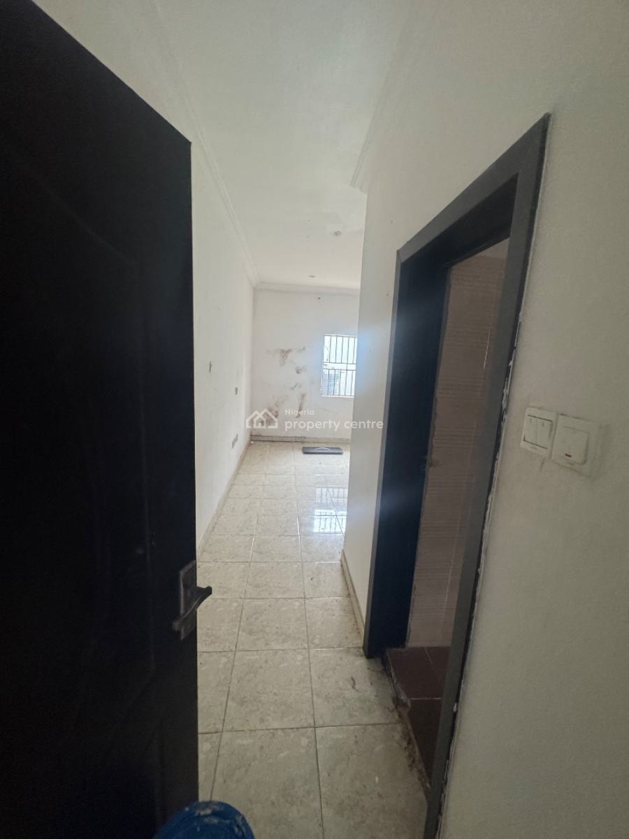a Nice and Spacious Room and Parlour Available, Off Admiralty Road, Lekki Phase 1, Lekki, Lagos, Mini Flat (room and Parlour) for Rent