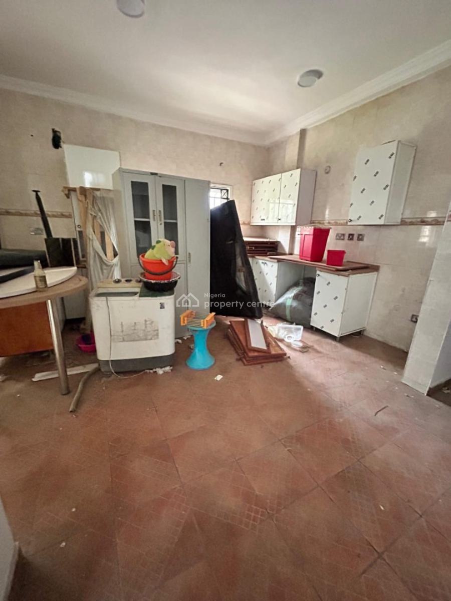 Spacious 4 Bedrooms, Lekki Phase 1, Lekki, Lagos, Terraced Duplex for Rent
