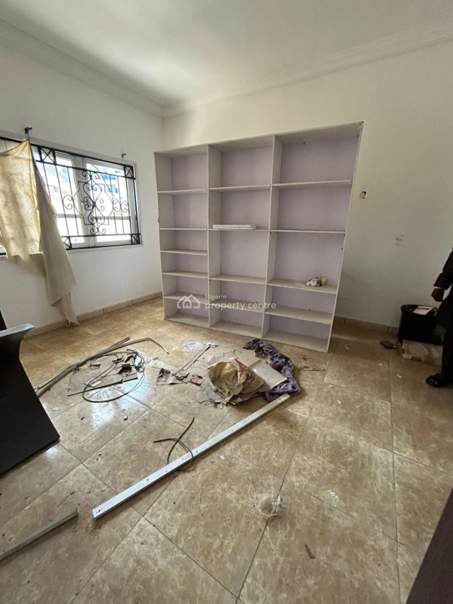 Spacious 4 Bedrooms, Lekki Phase 1, Lekki, Lagos, Terraced Duplex for Rent