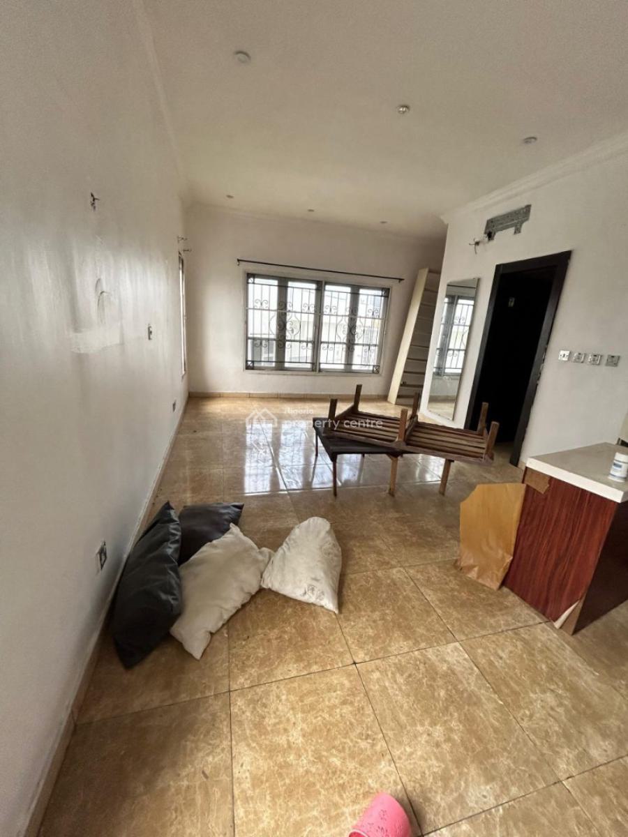 Spacious 4 Bedrooms, Lekki Phase 1, Lekki, Lagos, Terraced Duplex for Rent