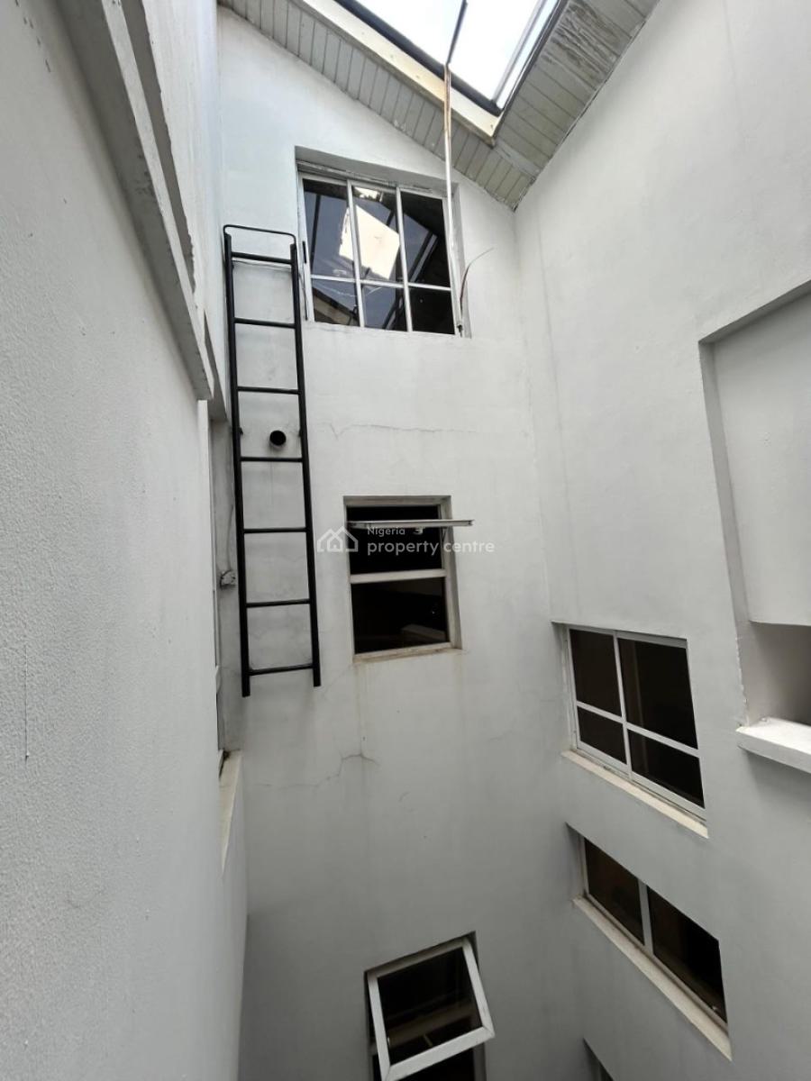 Spacious 4 Bedrooms, Lekki Phase 1, Lekki, Lagos, Terraced Duplex for Rent