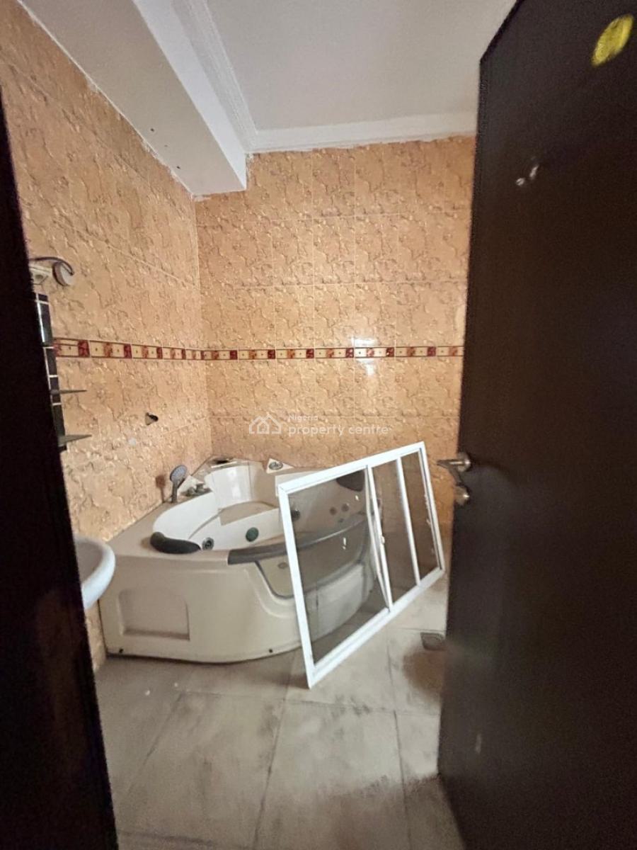 Spacious 4 Bedrooms, Lekki Phase 1, Lekki, Lagos, Terraced Duplex for Rent
