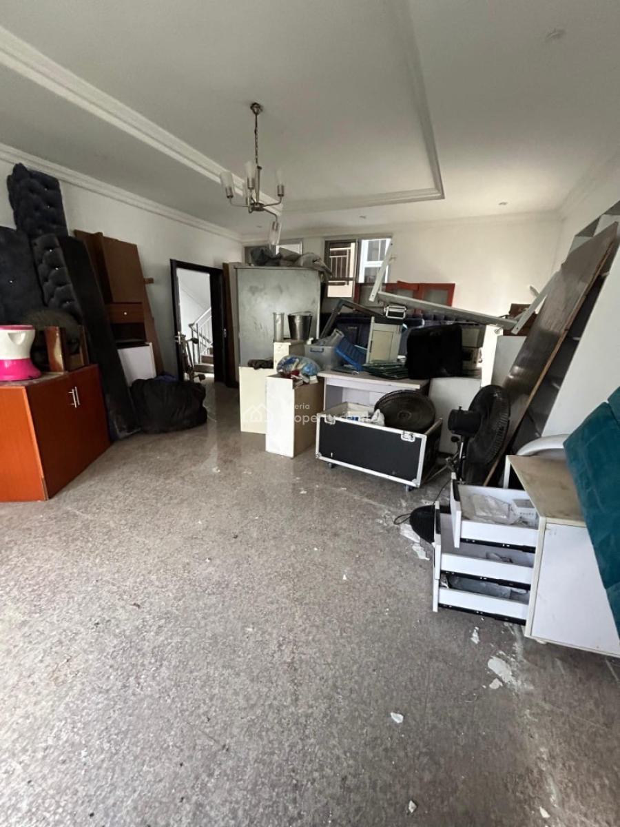Spacious 4 Bedrooms, Lekki Phase 1, Lekki, Lagos, Terraced Duplex for Rent