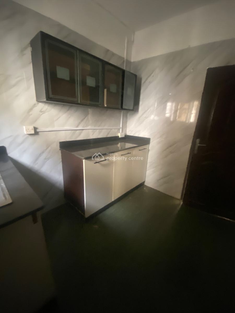 Well Built 1 Bedroom Mini Flat, Lekki Phase 1, Lekki, Lagos, Flat / Apartment for Rent