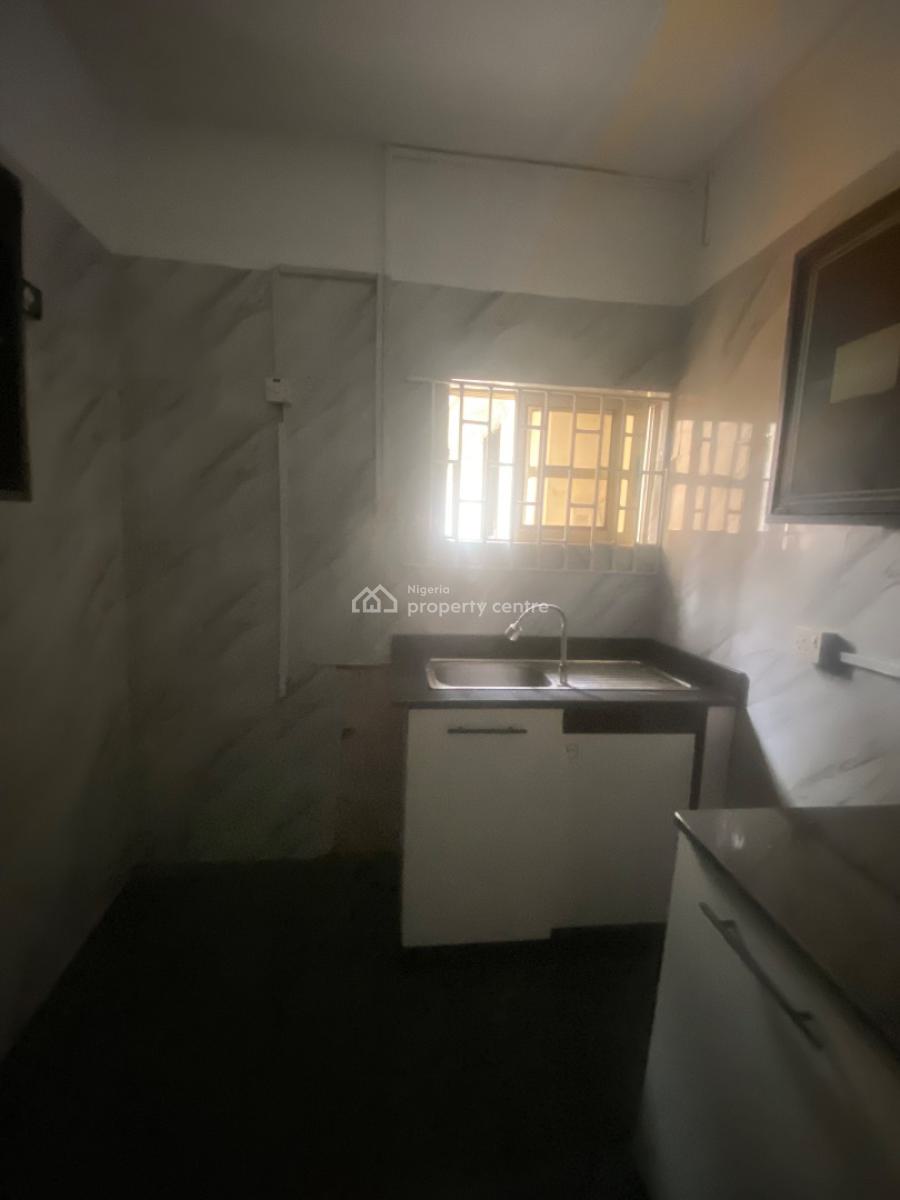 Well Built 1 Bedroom Mini Flat, Lekki Phase 1, Lekki, Lagos, Flat / Apartment for Rent