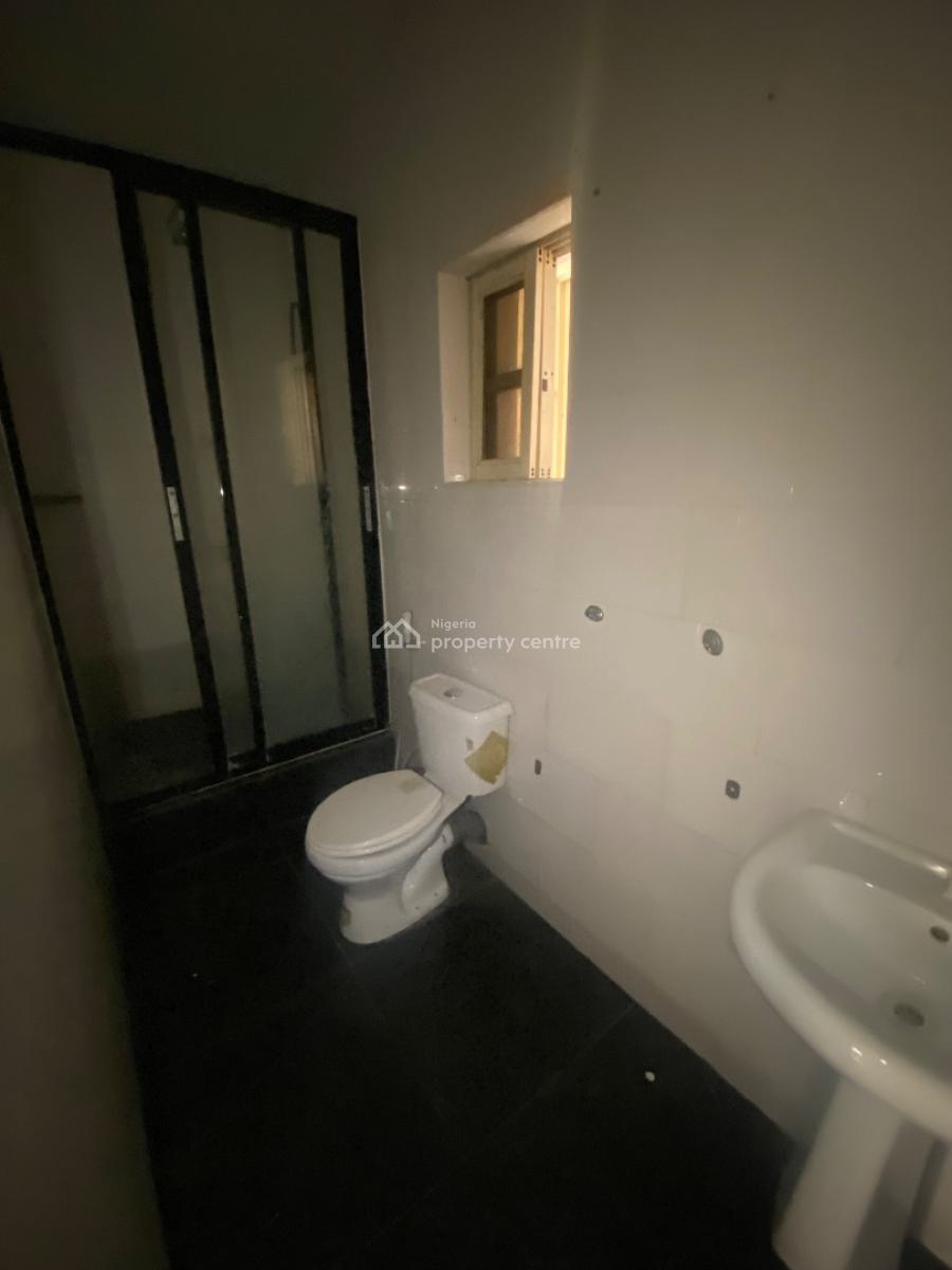 Well Built 1 Bedroom Mini Flat, Lekki Phase 1, Lekki, Lagos, Flat / Apartment for Rent