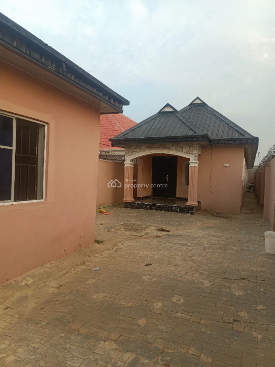 Pop 2 Bedroom Flat, Oreyo, Igbogbo, Ikorodu, Lagos, Detached Bungalow for Rent