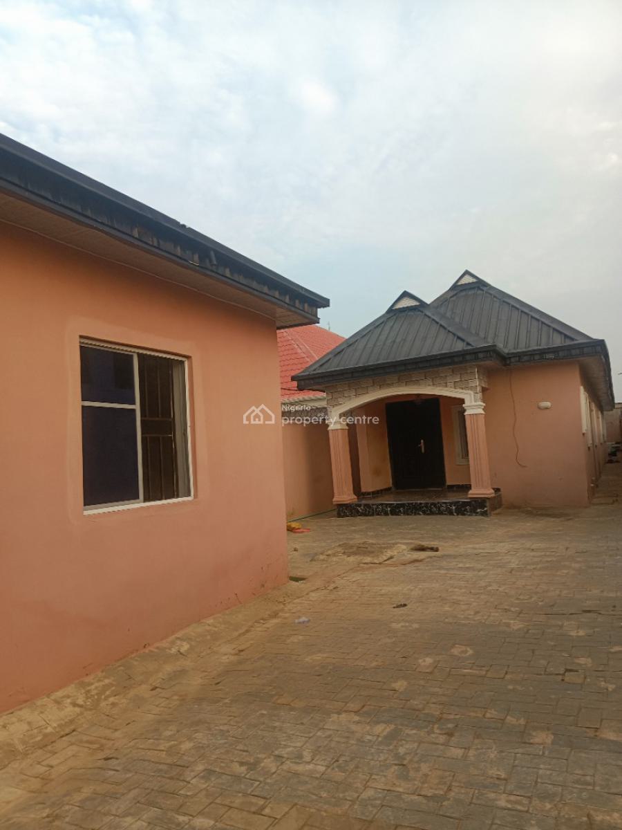 Pop 2 Bedroom Flat, Oreyo, Igbogbo, Ikorodu, Lagos, Detached Bungalow for Rent