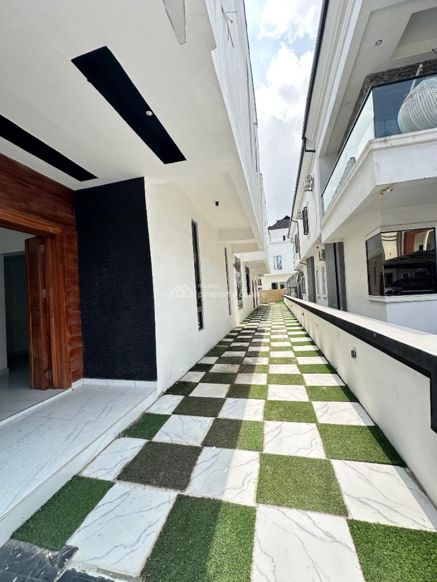 Spacious 5-bedroom Detached Duplex with Bq & Swimming Pool, Ikota, Lekki, Lagos, Detached Duplex for Sale