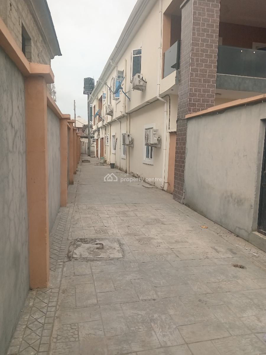 2 Bedrooms Flat, Very Spacious, Ogombo, Ajah, Lagos, Flat / Apartment for Rent